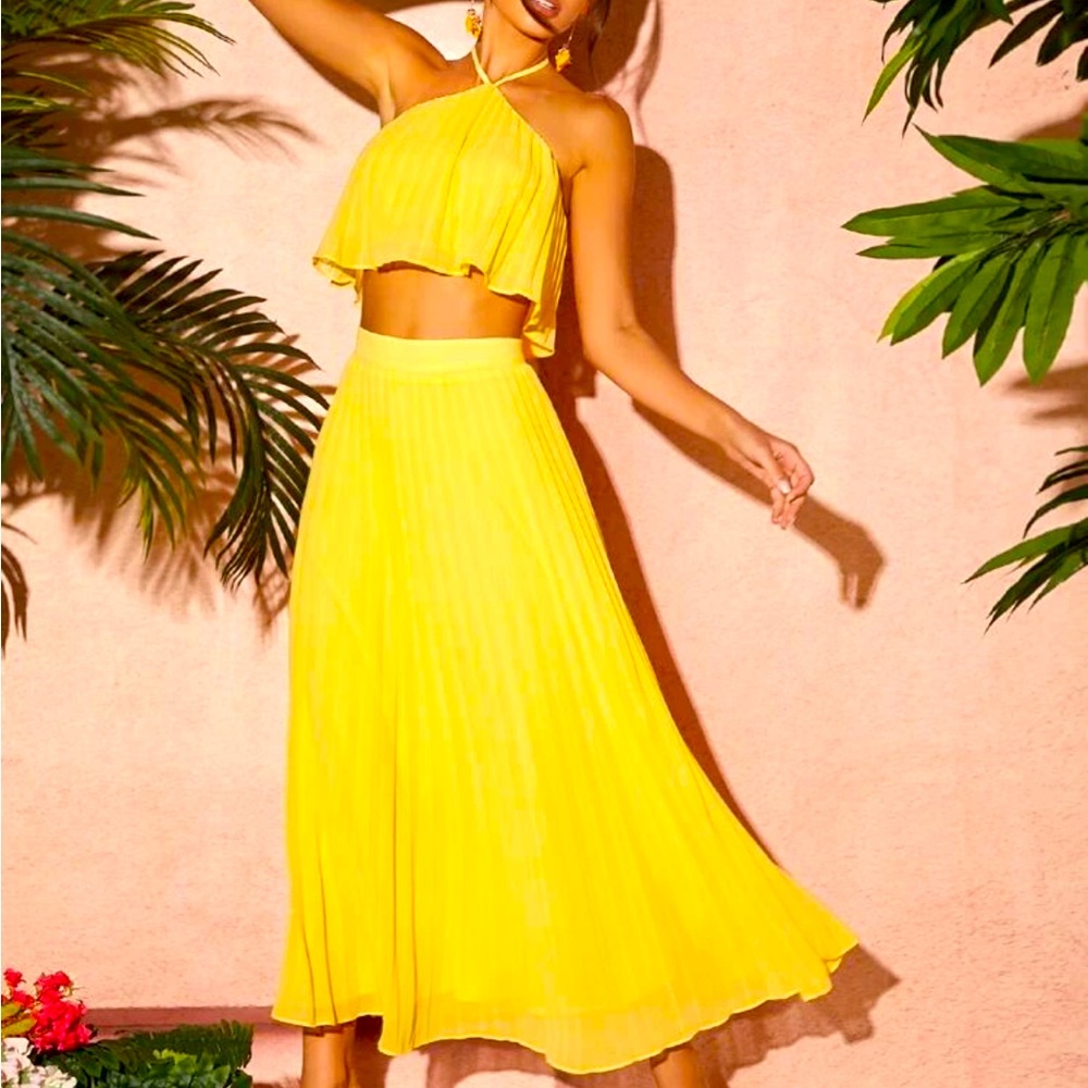 Two piece yellow skirt outfit